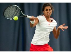 Milli Tenisçi Çağla Büyükakçay, İngiltere'de 2. Tura Yükseldi