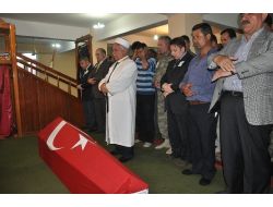 Silopili Şehit Asker Kürtçe Ağıtlarla Toprağa Verildi