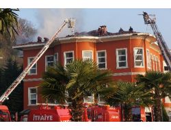 Tarihi Müşir Fuat Paşa Yalısı’ndaki Yangın Söndürüldü
