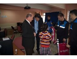 Turhal’da 2 Bin 13 Öğrenciye Giysi Yardımı Yapıldı