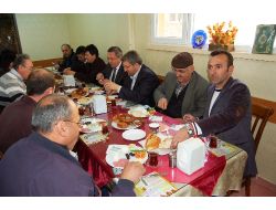 Belediye Başkanı Çetin, Esnafı Kahvaltıda Dinliyor