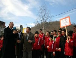 Çevre Bilinci İçin 250 Kişi Çöp Topladı