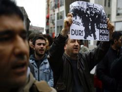 Vicdani Redçiler, Arkadaşlarının Gözaltına Alınmasını Protesto Etti