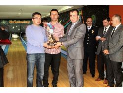 Polisler Bowling Turnuvasında Yarıştı