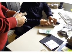 Üsküdar'da Bir Çuval Kaçak Döviz Ele Geçirildi