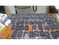 Hava Yoluyla Getirilen 40 Bin Lira Değerinde Telefonlara El Konuldu