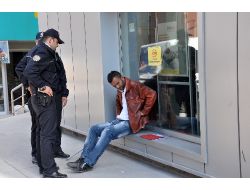 İş Ararken Sara Nöbeti Geçiren Genç, Yaralandı