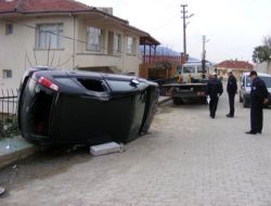 Sapanca'da Devrilen Otomobilin Sürücüsü Yaralandı