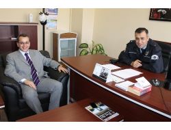 Ak Partililer'den Polislere Ziyaret
