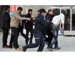 Taşeron İşçiler Birbirine Girdi