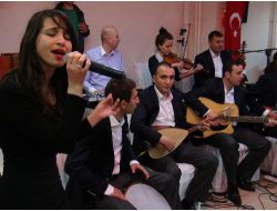 Polisler Günü Kürtçe Ve Türkçe Şarkılarla Halay Çekilerek Kutlandı