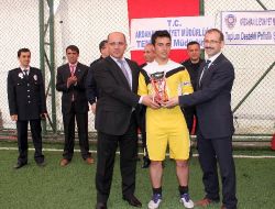 Polis Haftası Turnuvasında Dereceye Girenlere Ödülleri Verildi
