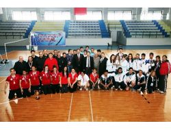 Üniversiteler Arası 2. Lig Badminton Turnuvası Sona Erdi