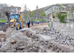 Beypazarı'nda İçme Suyu Hattı Yenileme Çalışmaları Devam Ediyor