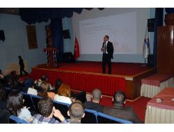 Üniversitede Aile Ve Evlilik Konulu Konferans Düzenlendi