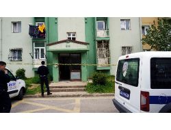 Gardiyan Kocasını Kalbinden Bıçakladı