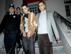 Ulukışla'da 4 İşyerini Soyan Hırsız Yakalandı