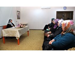 Kadınlara ‘bilinçli Teknoloji Kullanımı’ Anlatıldı