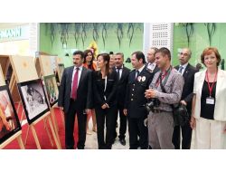 Tarsus’ta Barınak Gönüllüleri Fotoğraf Sergisi Açtı