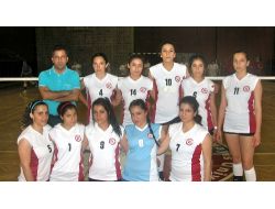 Fırat Üniversitesi Bayan Voleybol Takımı, Yarı Finale Yükseldi