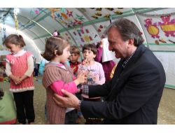 Suriyeli Çocuklar Hayata Gülümsedi