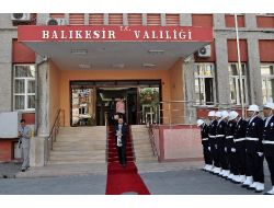 Vali Turhan: T.c. İbareli Valilik Tabelası Tekrar Yerine Asılacak