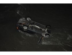 Amasya’da Otomobil Irmağa Uçtu: 2 Yaralı