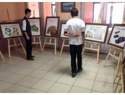 Tuğ Ortaokulu'nda 'Kutsal Emanetler' Fotoğraf Sergisi Açıldı