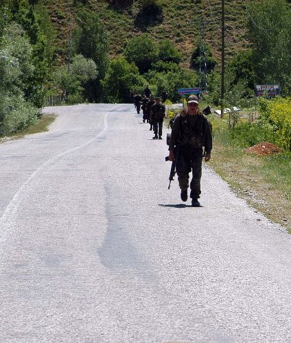 Tunceli'de PKK'ya yönelik operasyonlar 1 teröristin teslim olmasının ardından artırıldı