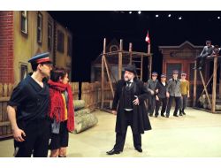 Adana Tiyatro Festivali, Üçüncü Haftasında Her Yaştan Seyirciyi Ağırlıyor