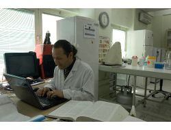 Mikrobiyoloji Laboratuvarı Tekstilcinin Hizmetinde