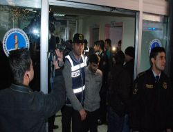 Kck Operasyonlarında Gözaltına Alınan 22 Kişi Hastaneye Sevk Edildi