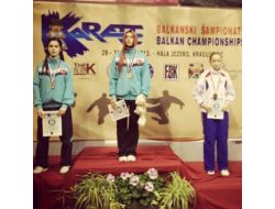 Sırbistan’da Ringe Bu Sefer Başörtüsüyle Çıktı, Birinci Oldu