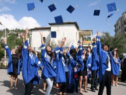 Gülnar Meslek Yüksekokulu Öğrencilerinin Mezuniyet Sevinci