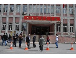 Balıkesir Valiliği Tabelasına 'T.c.' İbaresi Eklendi