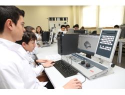 Otonom Kontrollü Ve Yapay Zeka İle Çalışan Robotlar Yaptılar