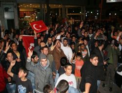 İzmirli Romanlar, Selendi'de Yaşanan Olayları Protesto İçin Yürüdü