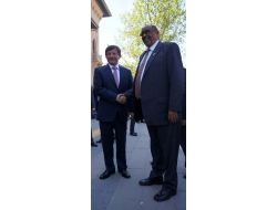 Davutoğlu, Somali Ve Somaliland Cumhurbaşkanlarıyla Bir Araya Geldi