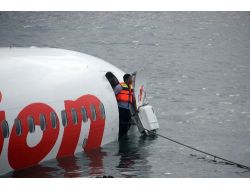Endonezya'da Denizen Düşen Yolcu Uçağında Ölü Yok