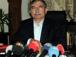 Bakan Yılmaz: Aykırı Seslere İtibar Etmeyin, Sorunu Sabırla Çözeceğiz