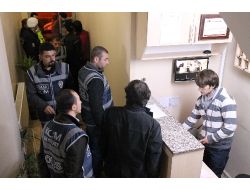 Bayburt'ta 54 Polisle Asayiş Uygulaması Yapıldı