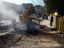 Siirt Caddelerindeki Çukurlar Asfaltla Dolduruluyor