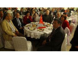 'Ak Parti Her Seçimde Oyunu Artırıyor Ancak Demokrasiden Uzaklaşıyor'