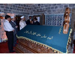 Görmez, Şehit Sahabe Kabirlerini Ziyaret Etti!