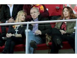 Basketboldaki Derbiyi Galatasaray Medical Park Kazadı