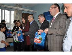 Zambak Yayınları Ve Kimse Yok Mu Derneği Batmanlı Öğrencileri Sevindirdi