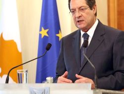 Rum Merkez Bankası Başkanı İle Hükümet Arasındaki Gerginlik Sürüyor