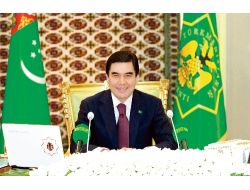 Berdimuhamedov: Türkmenistan'da Hiç Kimseye Pasaport Ayrımcılığı Olmayacak