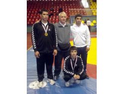 Şehzade Mehmetli Öğrenciler, Güreşte İki Madalya Kazandı