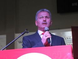 Prof. Dr. Okuyan: Peygamberle Yaşamak O'nu Hayatın Merkezine Almakla Olur